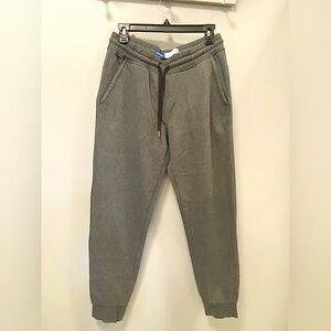 Old Navy dark grey boys jogger pants, size small,35in in length
